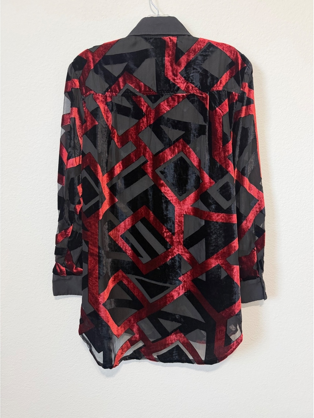 Finley Long Sleeve Button Up Semi-Sheer Black/Red Geo Shirt Women's Size S - Picture 2 of 7